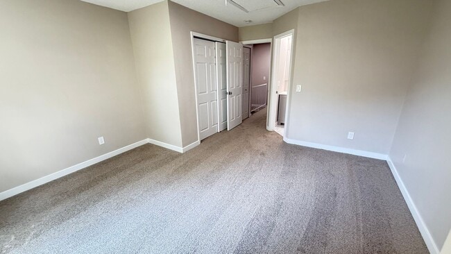 Building Photo - Fully Remodeled 2 Bedroom Townhome in Sout...