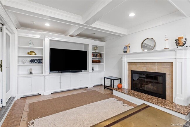 Building Photo - 20 Alanson Ln