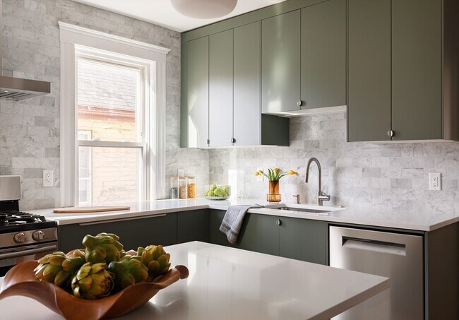 Building Photo - 250 Walden St