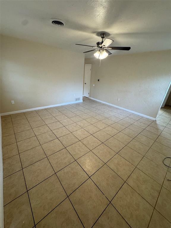 Building Photo - 1700 NE 71st Pl