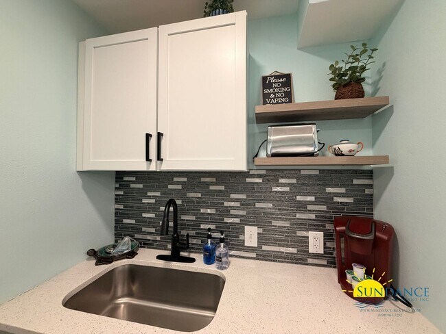 Building Photo - 4000 Gulf Terrace Dr