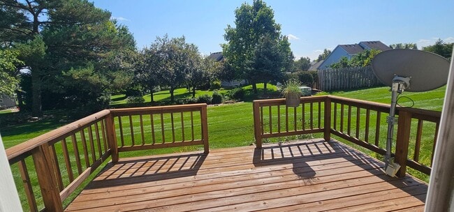Building Photo - RANCH STYLE 2 BEDROOM CONDO FOR LEASE