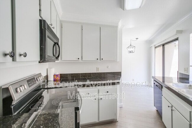 Building Photo - 3268 Via Marin
