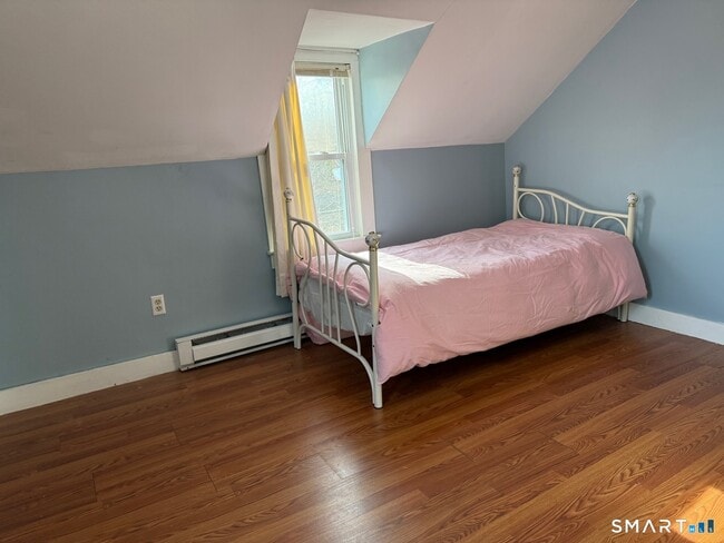 Building Photo - 120 Bloomingdale Rd