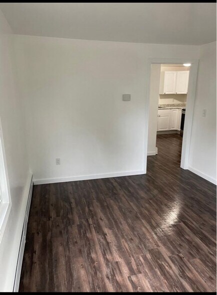 Building Photo - 111 Hall St