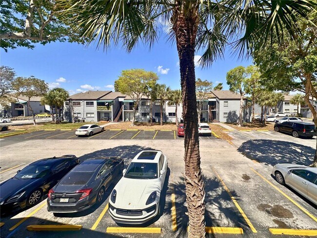 Building Photo - 7423 SW 152nd Ave