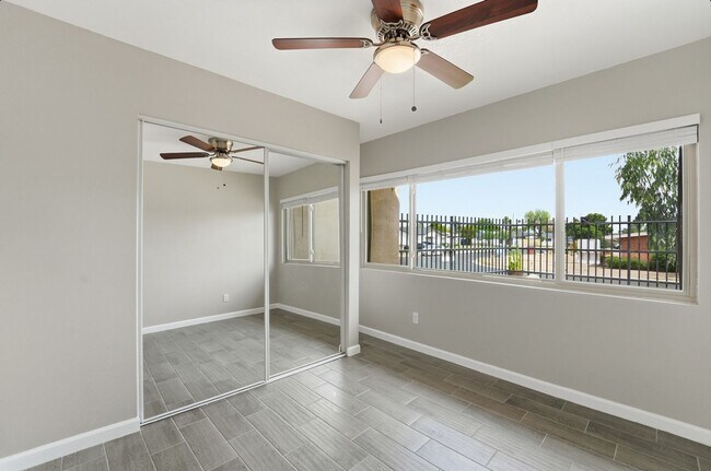 Building Photo - Central Phoenix Gem! Private Patio, Gated, Pool + Underground Parking