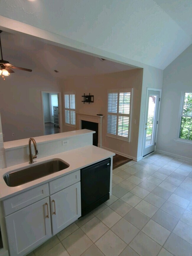 Building Photo - 8253 Ramstone Way