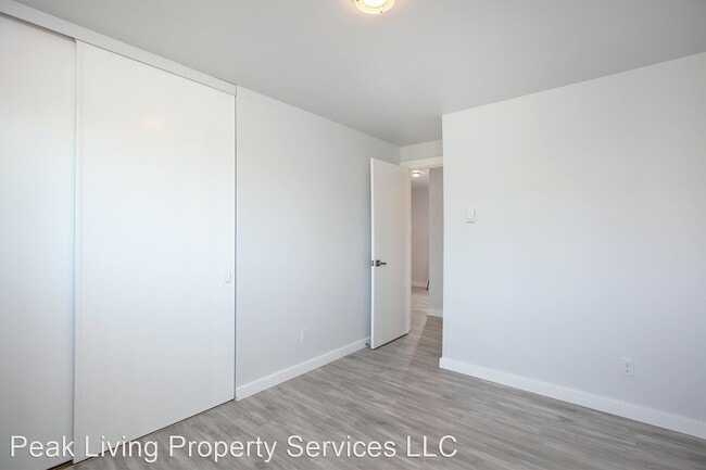 Building Photo - 4321 SW Genesee St