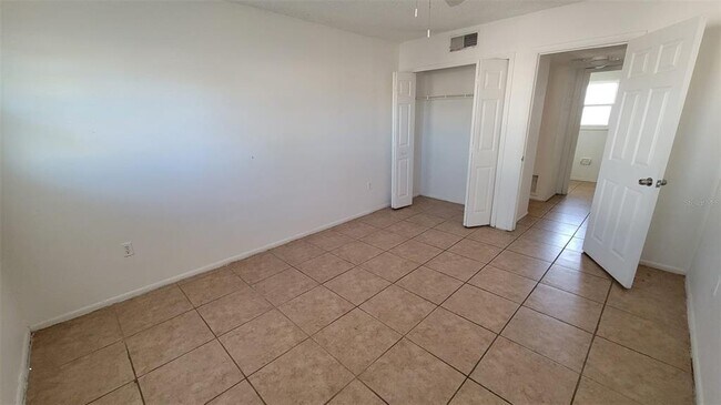 Building Photo - 826 Sky Lake Cir