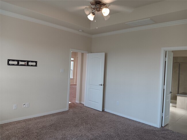 Building Photo - 24722 Lake Basin Ct