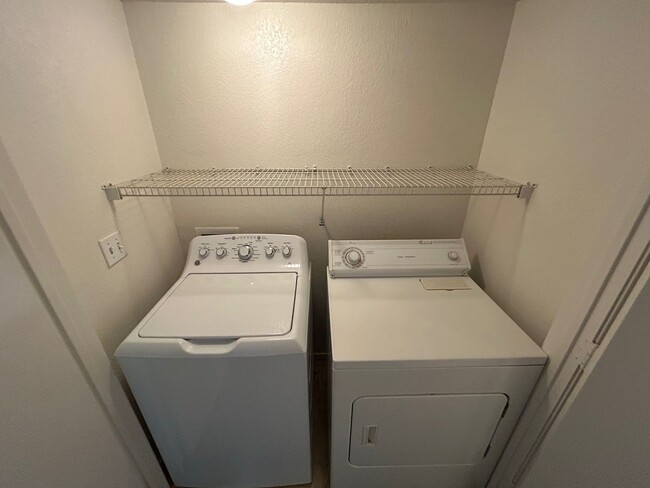 Building Photo - COMFORTABLE TOP FLOOR 1 BEDROOM LOCATED IN...