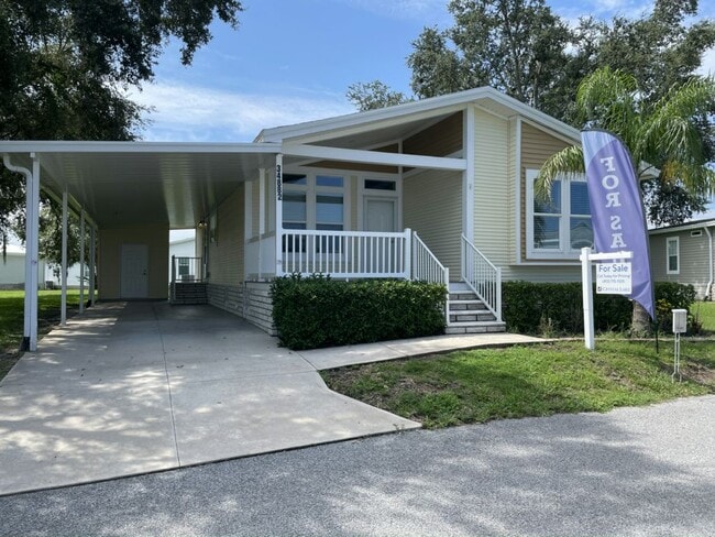 Primary Photo - 34882 Blue Starling St