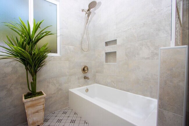 Building Photo - 430 Jefferson St