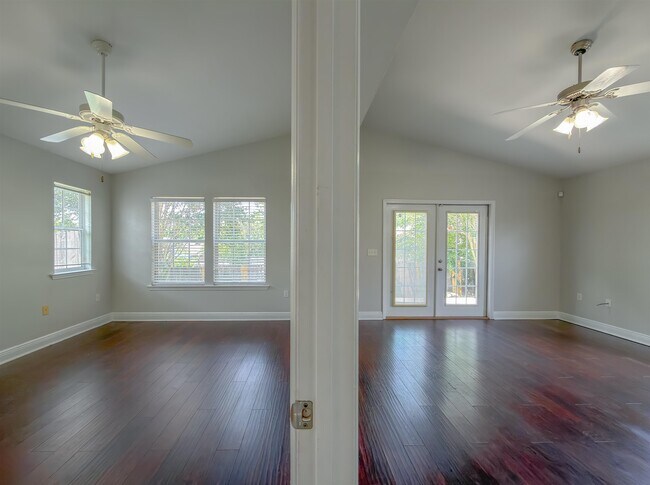 Building Photo - 3363 Golden Rain Dr
