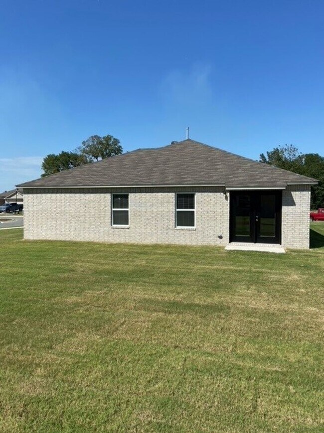 Building Photo - PRE-LEASING NOW!! Beautiful Three Bedroom | Two Bathroom Home in Maumelle!