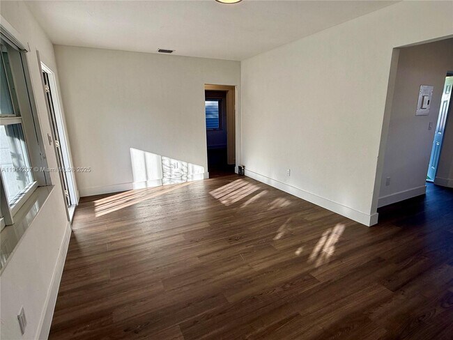 Building Photo - 115 NW 118th St