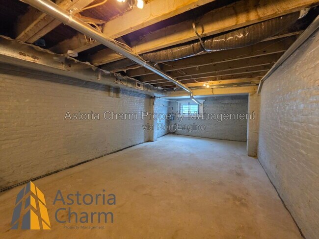 Building Photo - 1726 Darley Ave