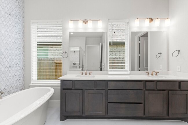 Building Photo - 316 Coldwater Creek Ct