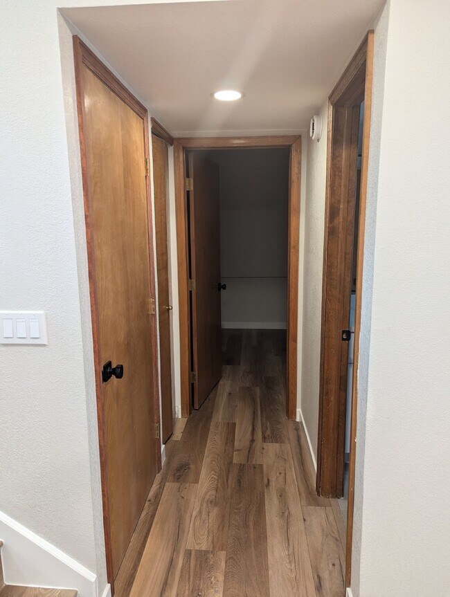 Building Photo - Fully Updated Littleton Home with Mountain...