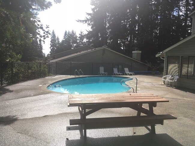 Building Photo - 2 Bed / 2 Bath Condo in Mountlake Terrace ...
