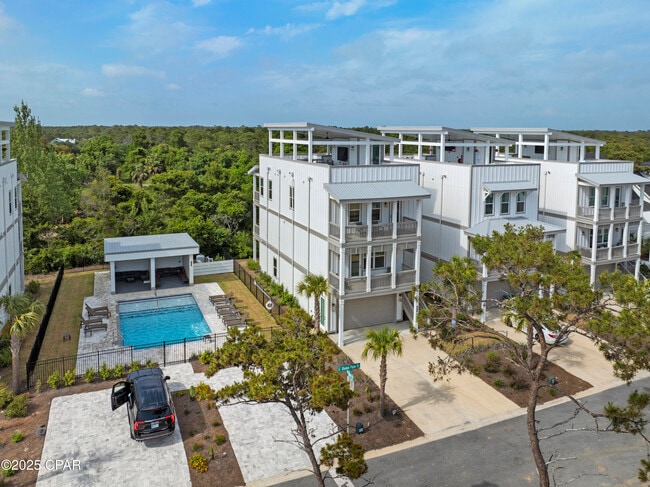Building Photo - 15 E Queen Palm Dr
