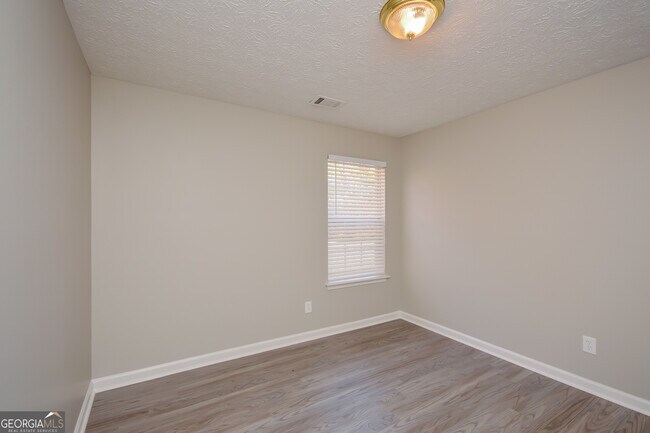 Building Photo - 25 Hunters Ridge Ct