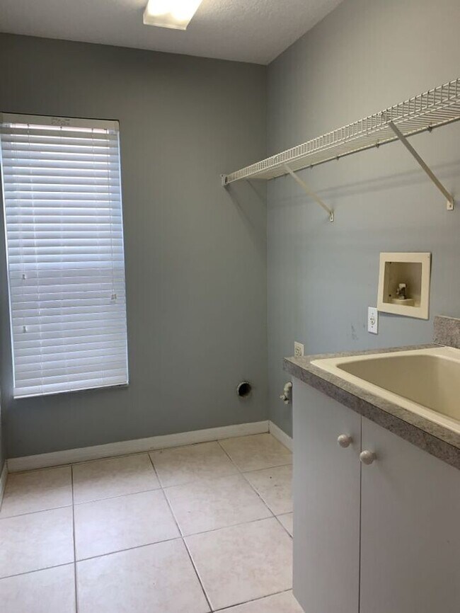 Building Photo - WEST MEADOWS - NEW TAMPA