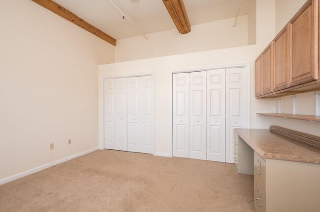 Building Photo - 156 Front St