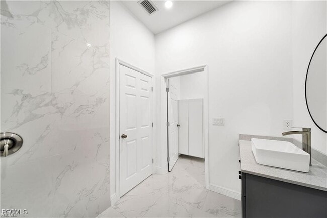 Building Photo - 4768 Nelson Dr