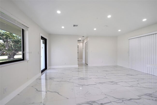 Building Photo - 4670 NW 5th St