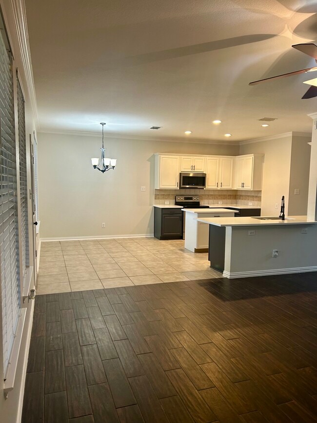 Building Photo - 8012 Wyoming Dr