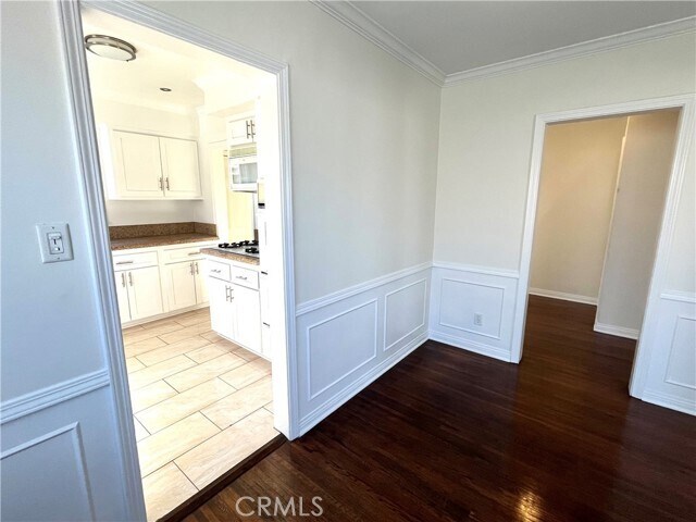 Building Photo - 2720 W 70th St