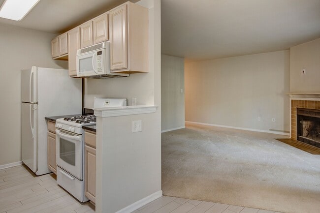 Building Photo - 328 Tavistock Rd