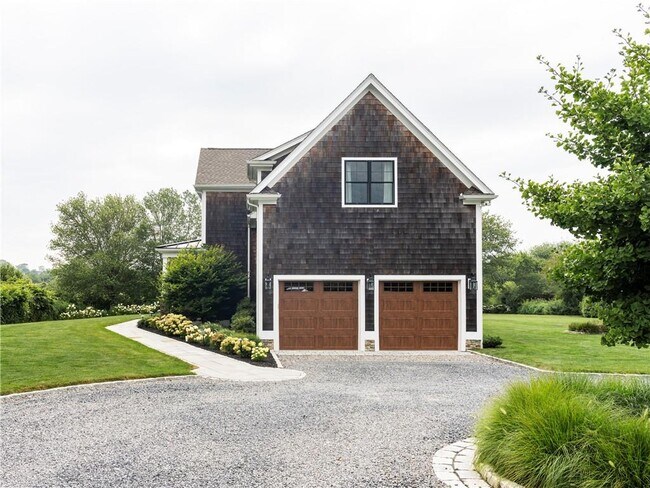 Building Photo - 207 Cornelius Dr