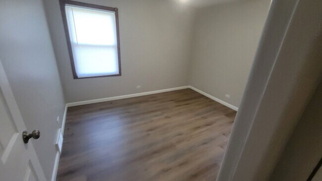 Building Photo - 216 S Chase Ave