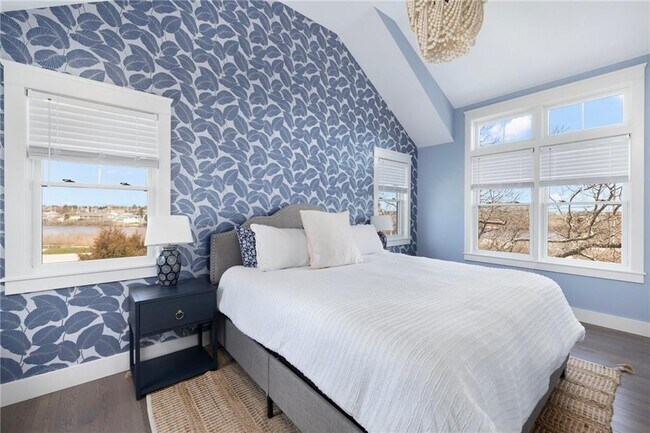 Building Photo - 14 E Pointe Ln