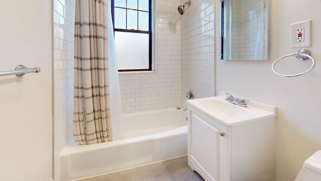 Building Photo - Luxury Gut Reno Complete!  Ready for Move-in NOW!  Elevator in Building!