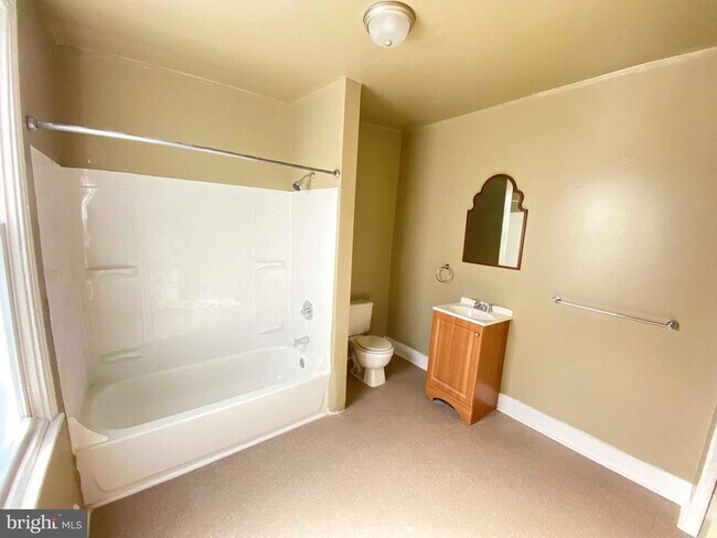 Building Photo - 2848 N Lee St