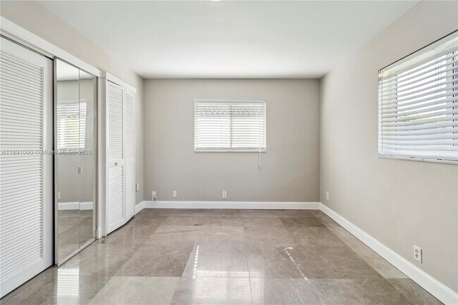 Building Photo - 2770 NE 8th Ct