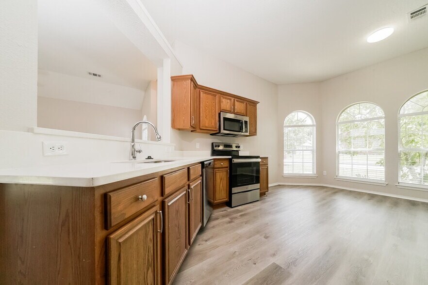 Building Photo - 1705 Green Terrace Dr
