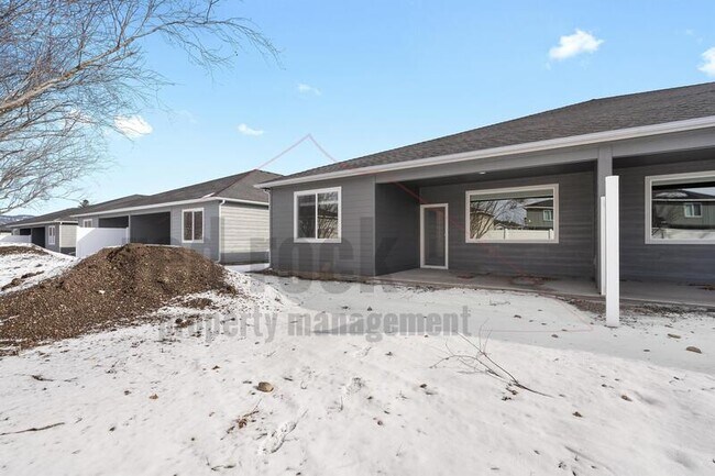 Building Photo - 1329 N Tschirley St