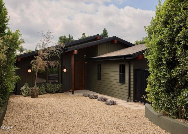 Building Photo - 12406 La Maida St