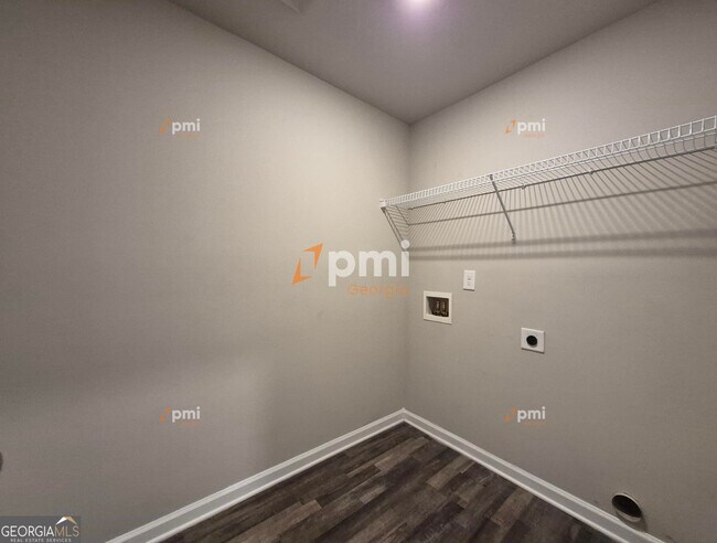 Building Photo - 255 Hawthorn Trail