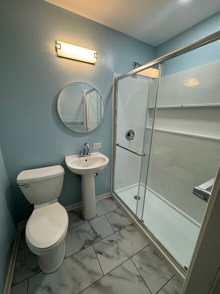 bathroom #2 with full shower - 410 N 4th St