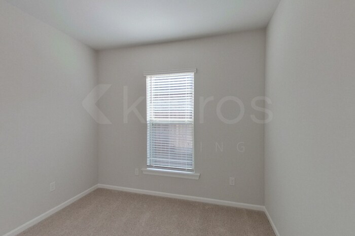 Building Photo - 13948 Barrington Ave