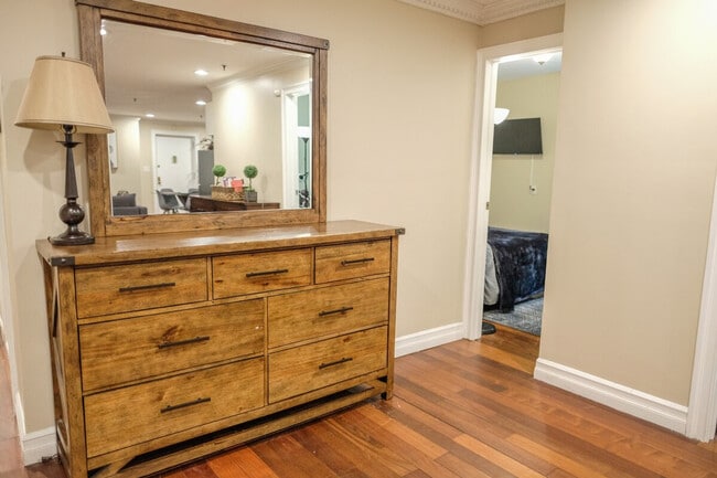 Building Photo - 65 W 107th St