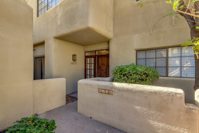 Building Photo - 6238 N 30th Pl