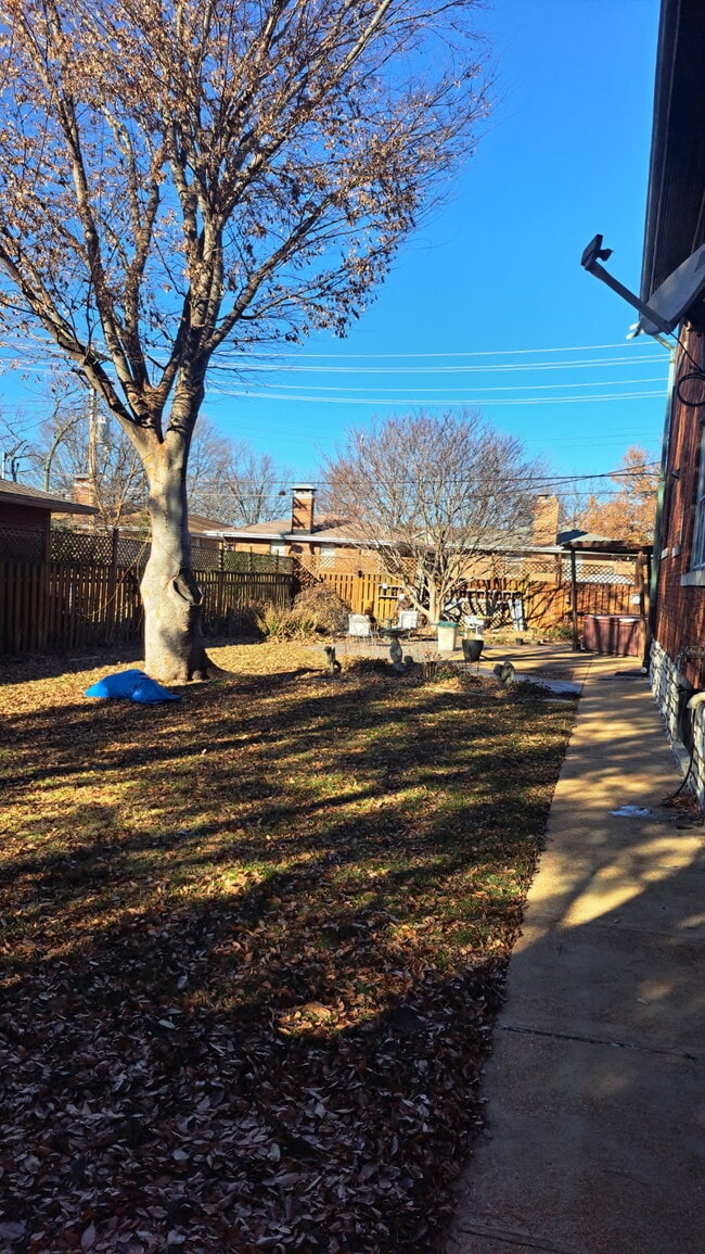 Building Photo - 5301 S Broadway