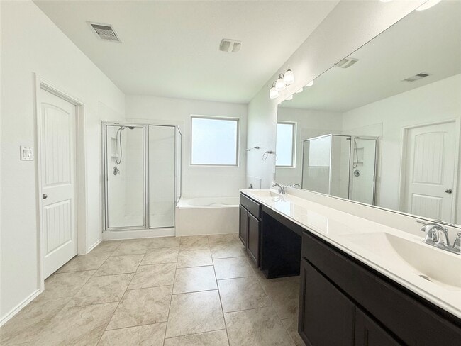 Building Photo - 23603 Legano Dr